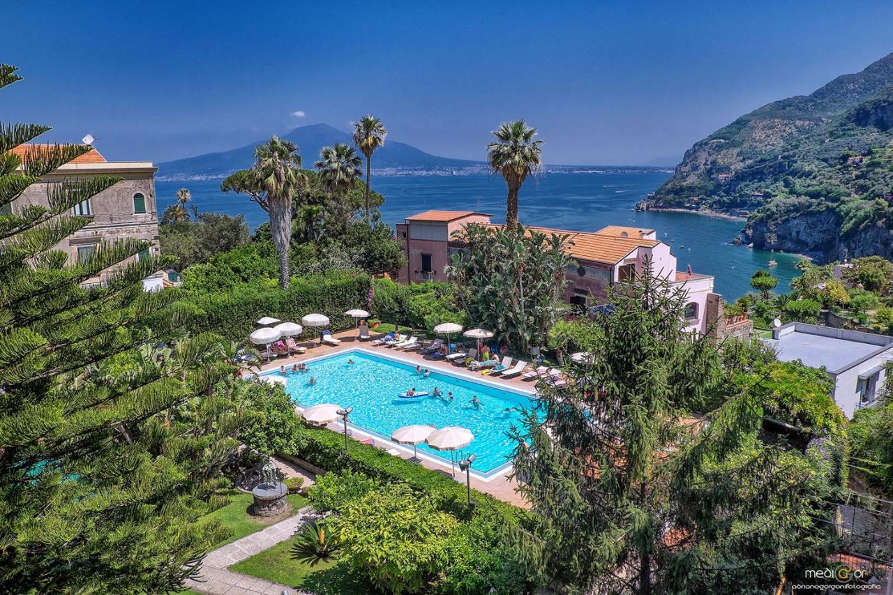 Aequa Hotel Vico Equense Esterno foto
