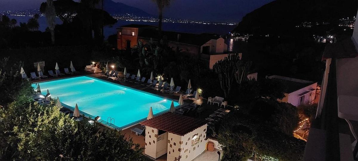 Aequa Hotel Vico Equense Esterno foto
